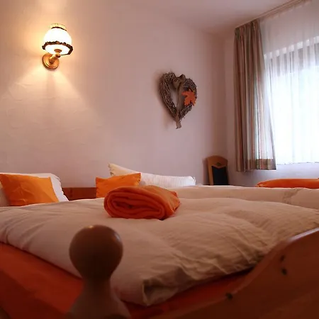 Homestay Heidi's Haeuschen *