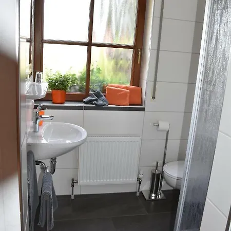 Rum i privatbostad Heidi's Haeuschen *