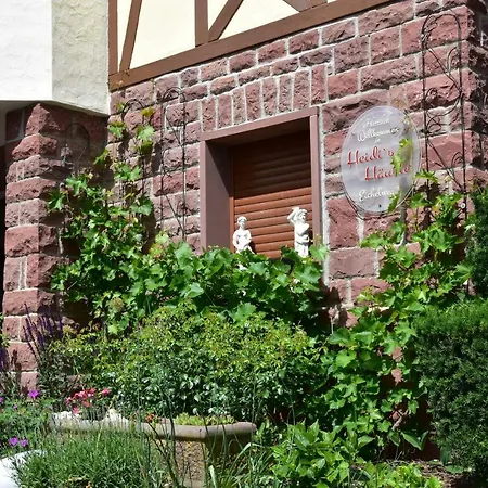 Heidi's Haeuschen Homestay *